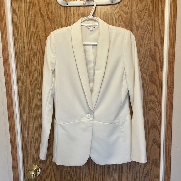 Reitmans White Blazer size 3 - Picture 2 of 8